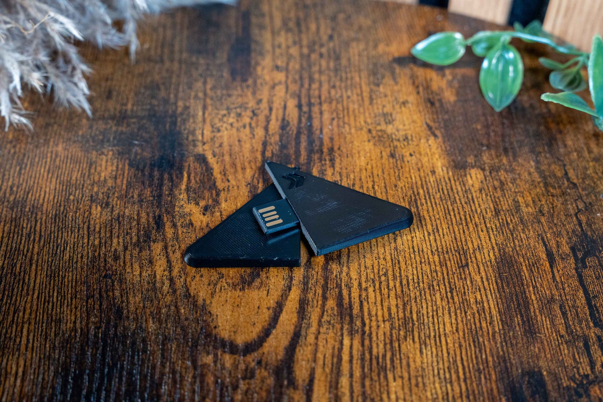 USB-Anhang Schwarz, aufgefächert dargestellt